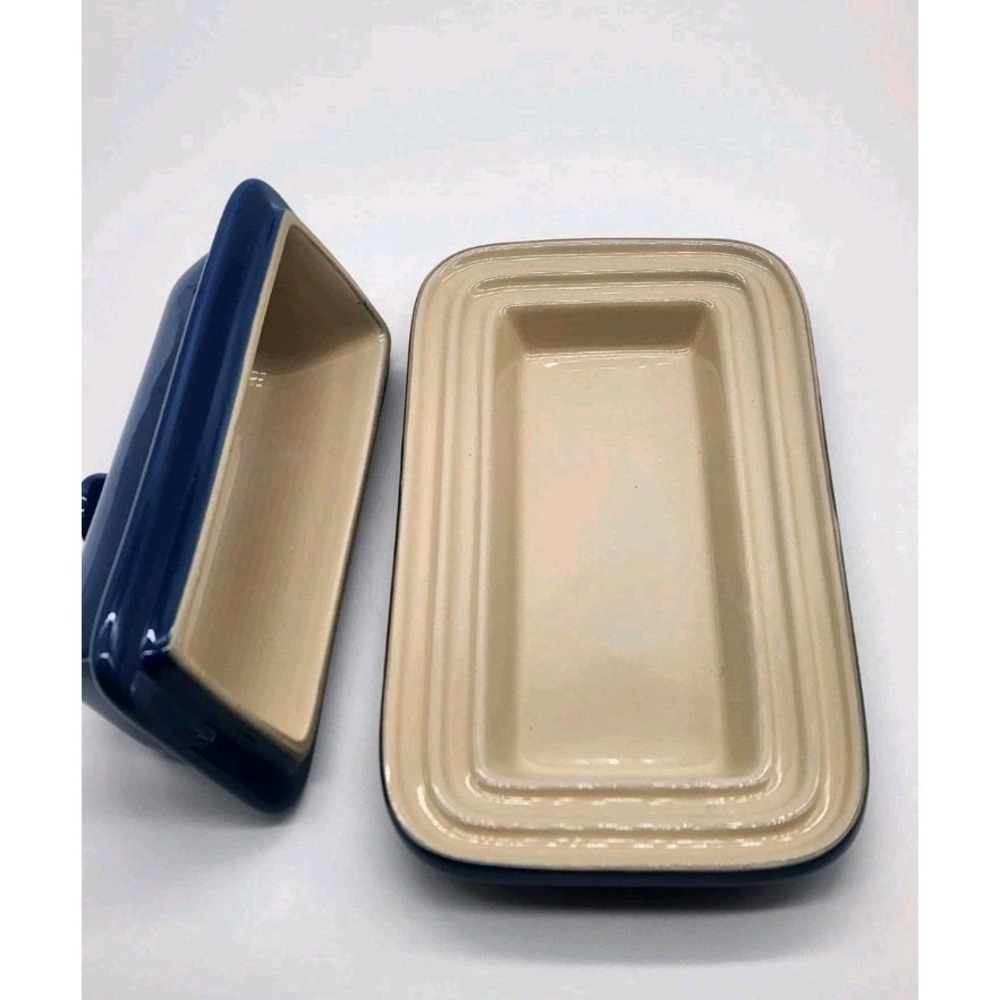 Le Creuset Signature Enamel Stoneware Ceramic Butter Dish Blue 17-25 7.5" x 4.25 - Picture 8 of 9